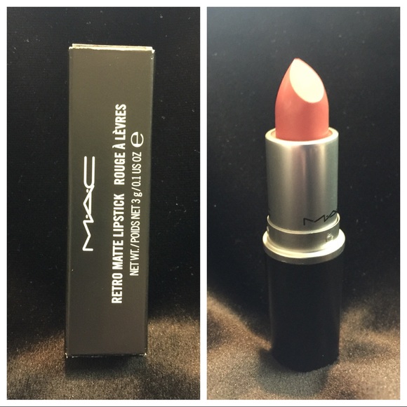 Mac Retro Matte Lipstick In Runway Hit Nwt